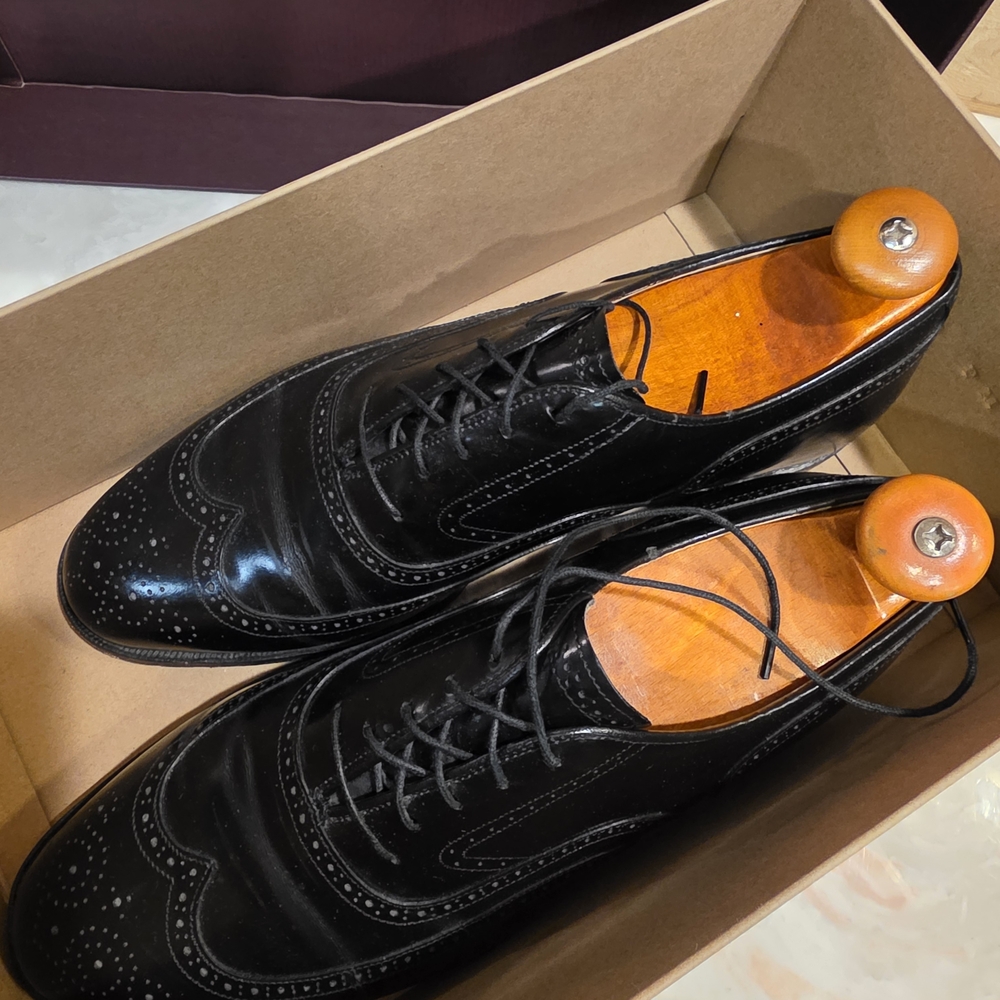 Classic Black Men’s Wingtip Dress Shoes